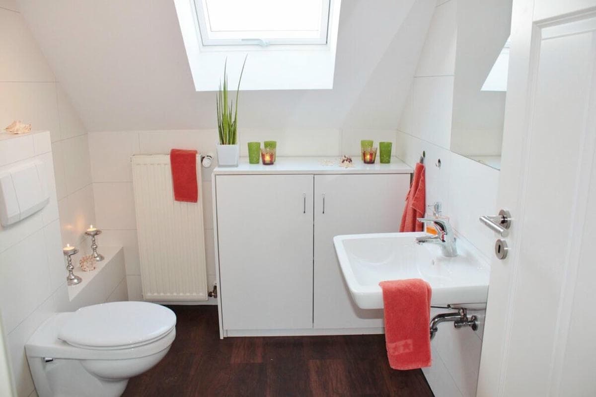Banyo tesisatında klozet onarımı